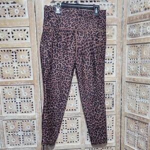 Athleta Salutation Stash Animal Print High Rise 7/8 Leggings M